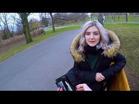 ❤️ Gitulon ang init nga cum sa usa ka estranghero alang sa kuwarta - blowjob sa parke ni Eva Elfie ❤❌ super sex sa amon
